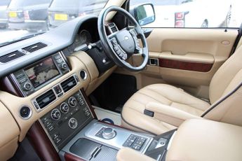 Land Rover Range Rover 4.4 TD V8 Vogue Auto 4WD Euro 5 5dr