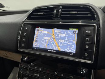 Jaguar XE 2.0d Prestige Euro 6 (s/s) 4dr