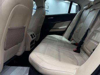 Jaguar XE 2.0d Prestige Euro 6 (s/s) 4dr