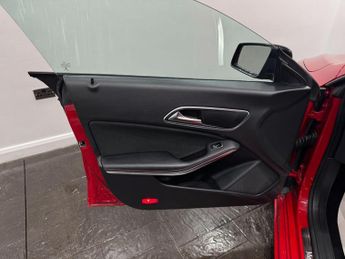 Mercedes-Benz CLA 1.6 CLA180 AMG Line Coupe 7G-DCT Euro 6 (s/s) 4dr