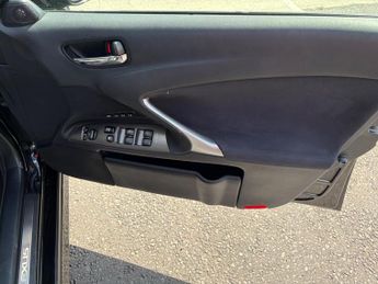 Lexus IS 2.2 220TD Sport 4dr