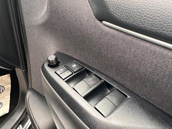 Toyota Yaris 1.5 VVT-h Design E-CVT Euro 6 (s/s) 5dr