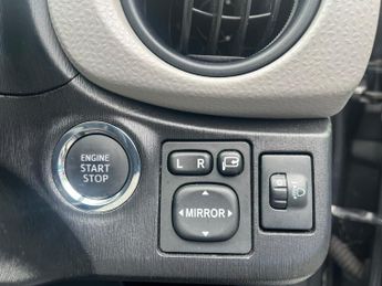 Toyota Yaris 1.33 Dual VVT-i TR Multidrive S Euro 5 5dr