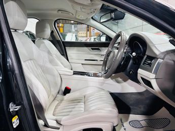 Jaguar XF 2.0d Portfolio Auto Euro 6 (s/s) 4dr