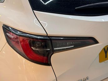 Toyota Corolla 1.8 VVT-h Icon Touring Sports CVT Euro 6 (s/s) 5dr