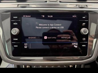 Volkswagen Tiguan 2.0 TSI R-Line Tech DSG 4Motion Euro 6 (s/s) 5dr