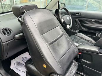 Volkswagen Beetle 2.0 S Cabriolet Auto Euro 4 2dr