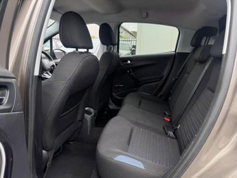 Peugeot 208 1.6 e-HDi Allure Euro 5 (s/s) 5dr