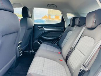 MG MG ZS 72.6kWh SE Long Range Auto 5dr