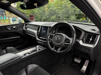 Volvo XC60 2.0h T8 Twin Engine 10.4kWh R-Design Pro Auto AWD Euro 6 (s/s) 5