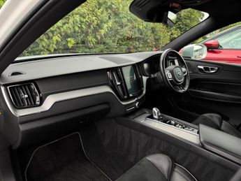 Volvo XC60 2.0h T8 Twin Engine 10.4kWh R-Design Pro Auto AWD Euro 6 (s/s) 5