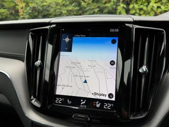 Volvo XC60 2.0h T8 Twin Engine 10.4kWh R-Design Pro Auto AWD Euro 6 (s/s) 5