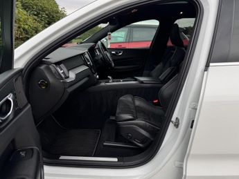 Volvo XC60 2.0h T8 Twin Engine 10.4kWh R-Design Pro Auto AWD Euro 6 (s/s) 5