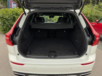 Volvo XC60 2.0h T8 Twin Engine 10.4kWh R-Design Pro Auto AWD Euro 6 (s/s) 5