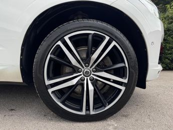 Volvo XC60 2.0h T8 Twin Engine 10.4kWh R-Design Pro Auto AWD Euro 6 (s/s) 5