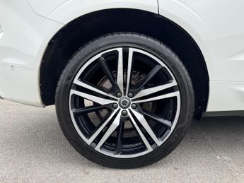 Volvo XC60 2.0h T8 Twin Engine 10.4kWh R-Design Pro Auto AWD Euro 6 (s/s) 5