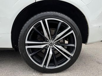 Volvo XC60 2.0h T8 Twin Engine 10.4kWh R-Design Pro Auto AWD Euro 6 (s/s) 5