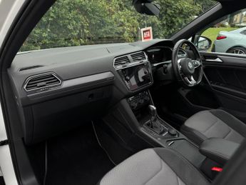 Volkswagen Tiguan 2.0 TDI R-Line DSG 4Motion Euro 6 (s/s) 5dr
