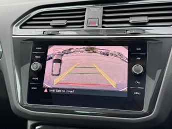 Volkswagen Tiguan 2.0 TDI R-Line DSG 4Motion Euro 6 (s/s) 5dr
