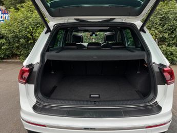 Volkswagen Tiguan 2.0 TDI R-Line DSG 4Motion Euro 6 (s/s) 5dr