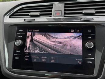 Volkswagen Tiguan 2.0 TDI R-Line DSG 4Motion Euro 6 (s/s) 5dr