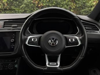 Volkswagen Tiguan 2.0 TDI R-Line DSG 4Motion Euro 6 (s/s) 5dr