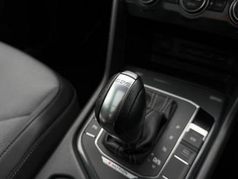 Volkswagen Tiguan 2.0 TDI R-Line DSG 4Motion Euro 6 (s/s) 5dr