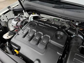 Volkswagen Tiguan 2.0 TDI R-Line DSG 4Motion Euro 6 (s/s) 5dr