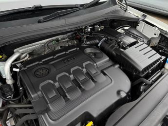 Volkswagen Tiguan 2.0 TDI R-Line DSG 4Motion Euro 6 (s/s) 5dr