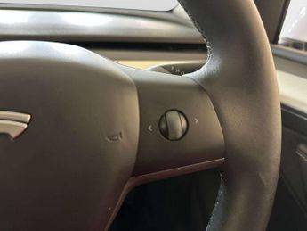 Tesla Model Y SUV 5dr Electric Auto RWD (346 ps)
