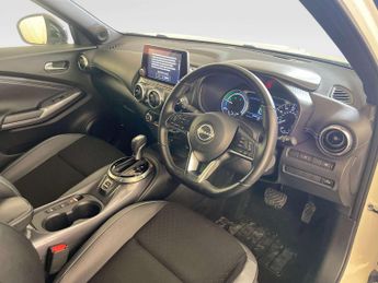 Nissan Juke 1.6 N-Connecta SUV 5dr Petrol Hybrid Auto Euro 6 (143 ps)