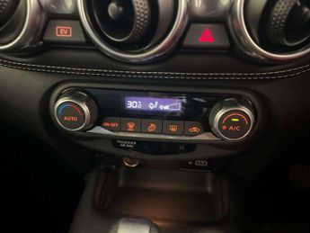 Nissan Juke 1.6 N-Connecta SUV 5dr Petrol Hybrid Auto Euro 6 (143 ps)