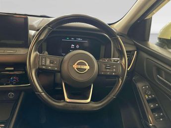 Nissan Qashqai 1.3 DIG-T MHEV N-Connecta SUV 5dr Petrol Hybrid XTRON Euro 6 (s/