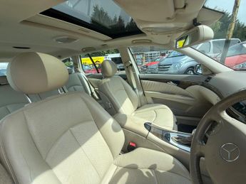 Mercedes-Benz E Class 5.0 E500 Avantgarde 7G-Tronic 5dr