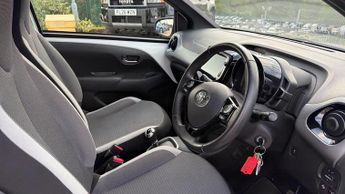 Toyota AYGO 1.0 VVT-i x-trend x-shift Euro 6 5dr (Safety Sense)