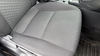 Toyota Yaris Cross 1.5 VVT-h Icon E-CVT Euro 6 (s/s) 5dr