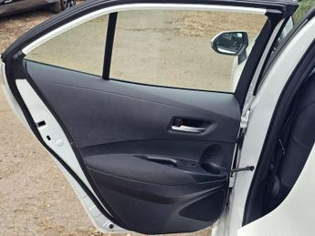 Toyota Corolla 1.8 VVT-h Icon Tech CVT Euro 6 (s/s) 5dr