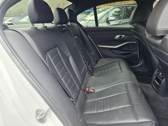 BMW 3 Series 2.0 330e 12kWh M Sport Auto Euro 6 (s/s) 4dr