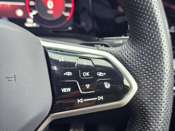 Volkswagen Golf 1.5 eTSI MHEV R-Line DSG Euro 6 (s/s) 5dr