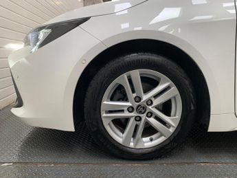 Toyota Corolla 1.8 VVT-h Icon Tech CVT Euro 6 (s/s) 5dr