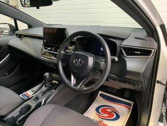 Toyota Corolla 1.8 VVT-h Icon Tech CVT Euro 6 (s/s) 5dr