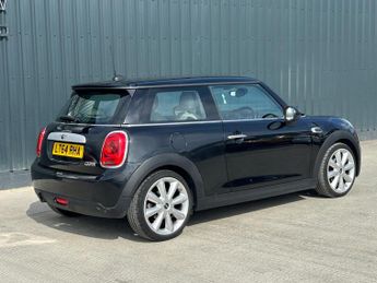MINI Hatch 1.5 Cooper Auto Euro 6 (s/s) 3dr