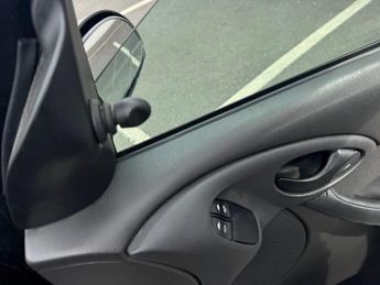 Ford Focus 1.6i 16v LX 5dr