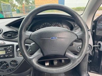 Ford Focus 1.6i 16v LX 5dr
