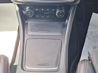Mercedes-Benz GLA 2.1 GLA220d AMG Line 7G-DCT 4MATIC Euro 6 (s/s) 5dr