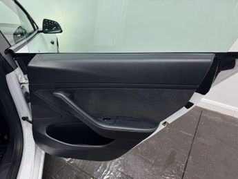 Tesla Model 3 Standard Range Plus Auto RWD 4dr