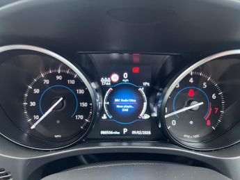 Jaguar F-PACE 2.0 P250i Portfolio Auto AWD Euro 6 (s/s) 5dr