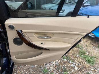 BMW 3 Series 2.0 320i Luxury Auto xDrive Euro 6 (s/s) 4dr