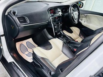 Volvo V40 Cross Country 1.5 T3 Pro Auto Euro 6 (s/s) 5dr