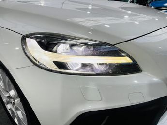 Volvo V40 Cross Country 1.5 T3 Pro Auto Euro 6 (s/s) 5dr